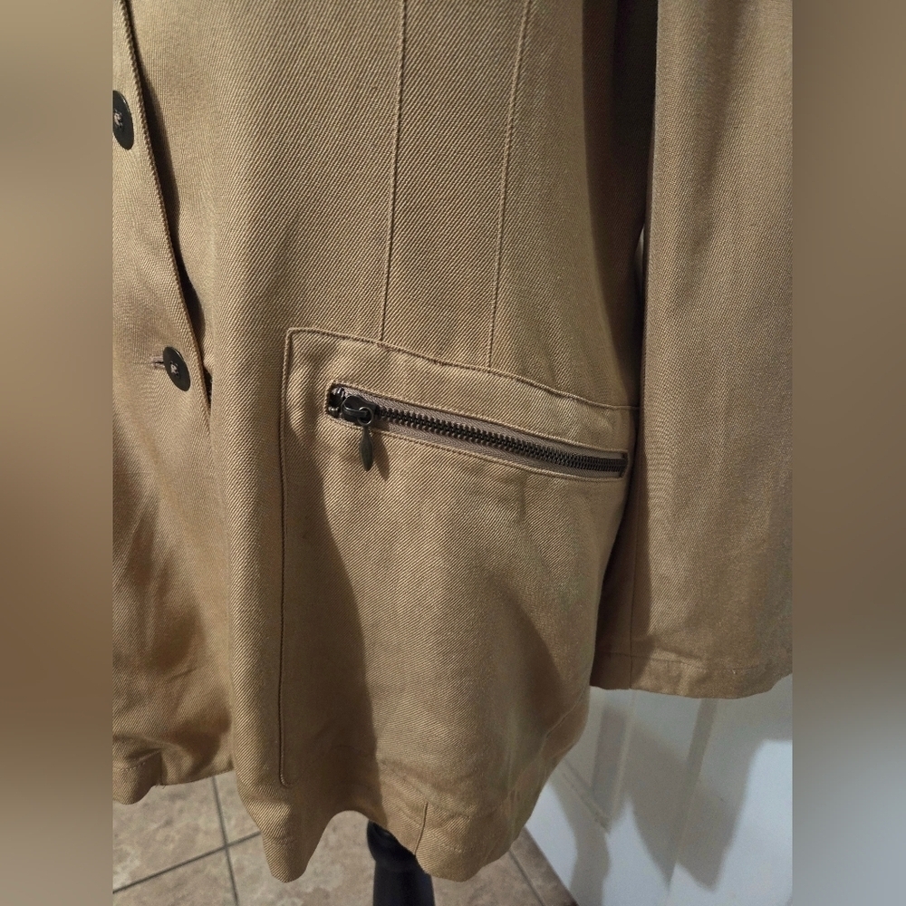 Emanuel Ungaro 100% Silk Tan Blazer with Zipper Pockets Size 8 - Picture 3 of 13
